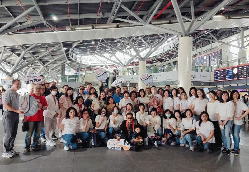 高鐵台南站「母馨頌」公益大合唱    溫馨氛圍感動旅客