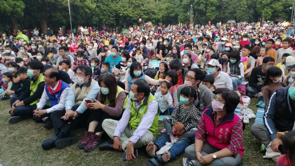 總爺野餐音樂會熱鬧登場 5000民眾擠爆綠場