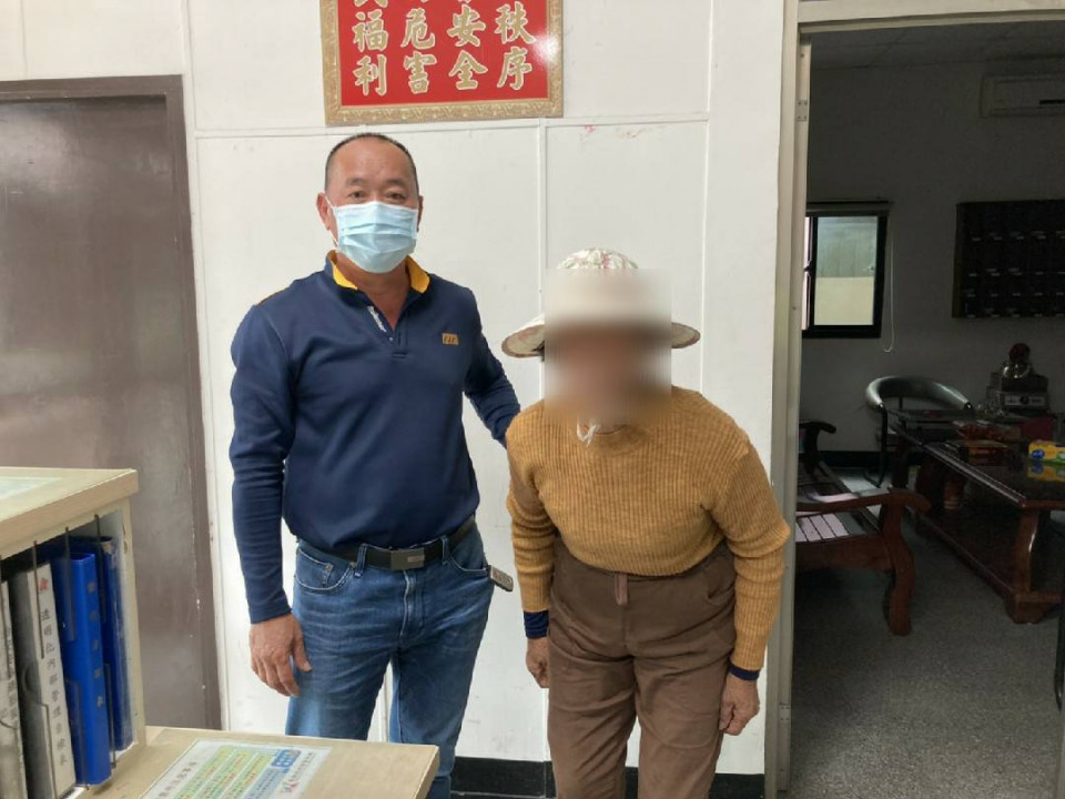 善用科技建警 熱心南警助失智老婦返家