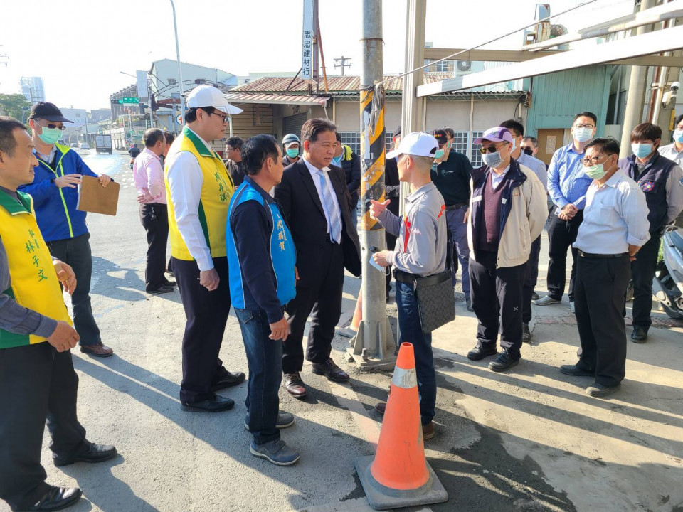 安通路5段路面泥濘影響行車安全