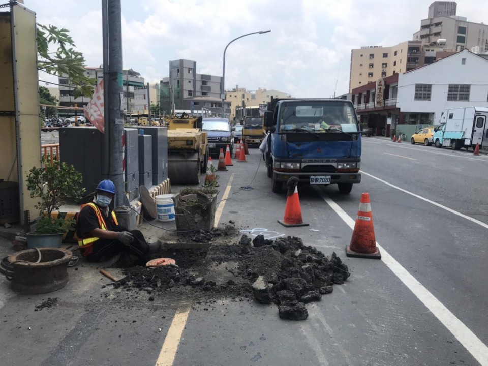 新營區三民路 大同路及民治路「三路共改」進行路平專案工程