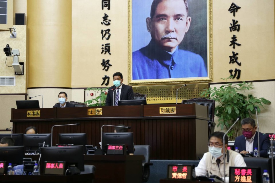 全國維持三級警戒  南市議會定期會再延