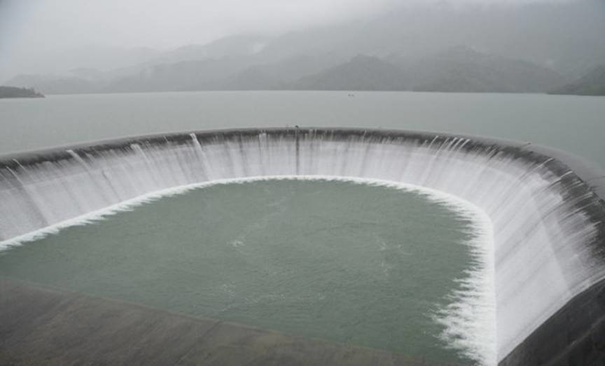 南化水庫已滿庫溢流