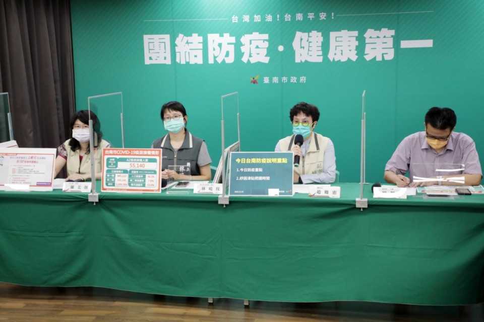 黃偉哲籲多關心孩子施打疫苗後的身體狀況