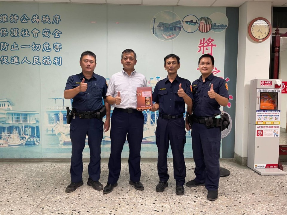 學甲警 海巡隊再度聯手 搶救燒炭男
