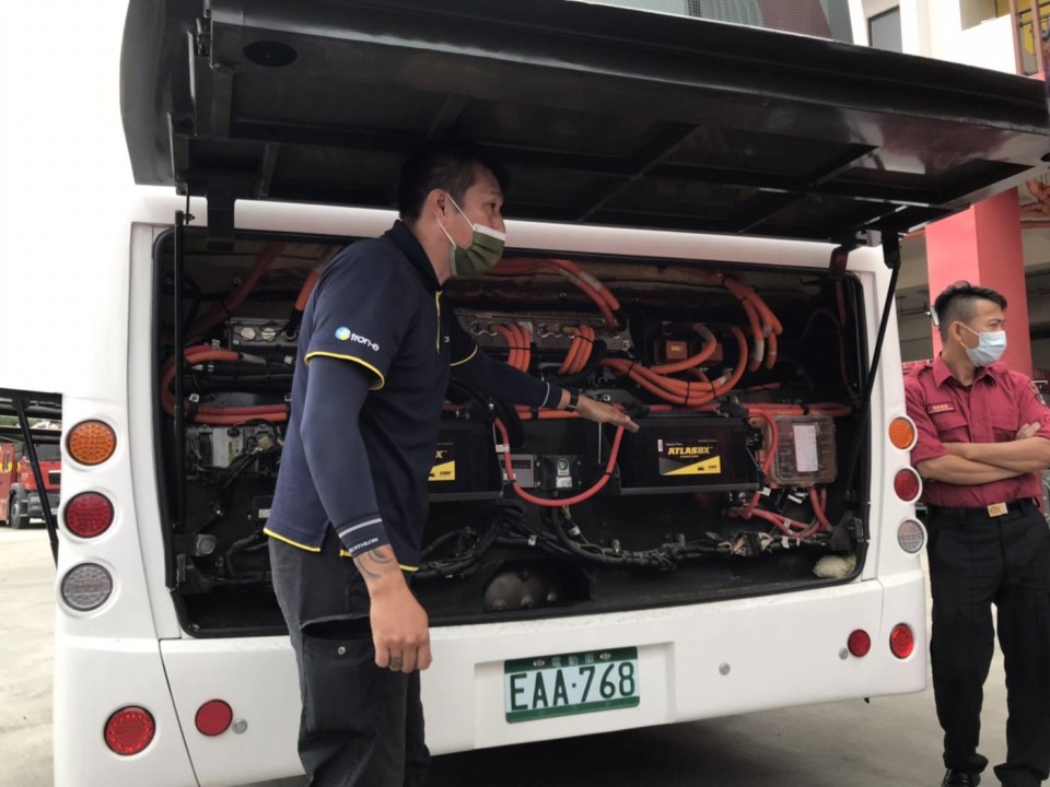 消防局第三大隊辦理 電動公車搶救訓練
