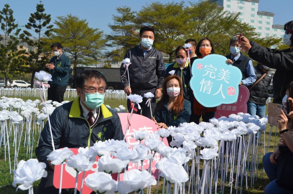 「浪漫花海 愛在台南」西拉雅廣場 白浪愛琴海