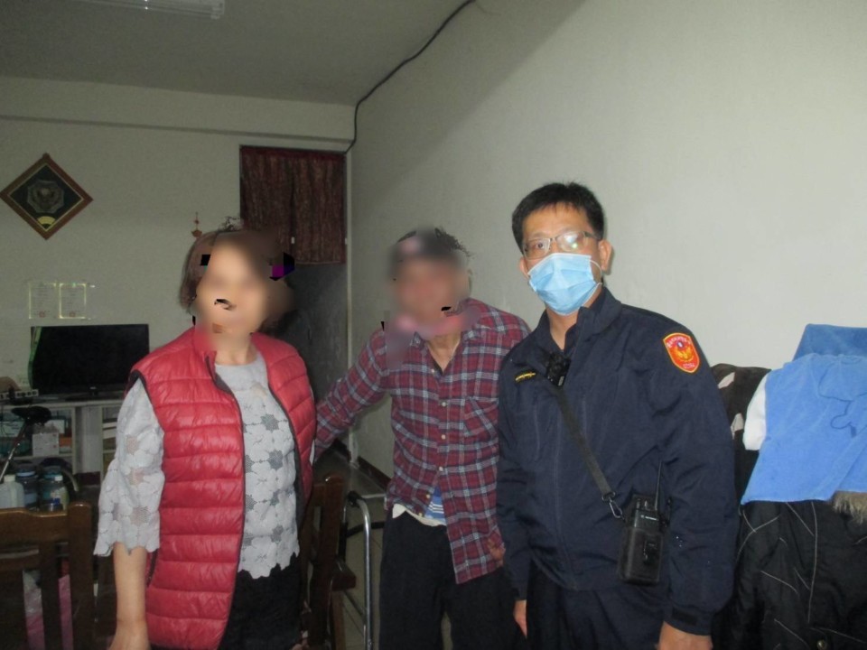 老翁運動迷途 白河暖警緊急聯絡協助返家