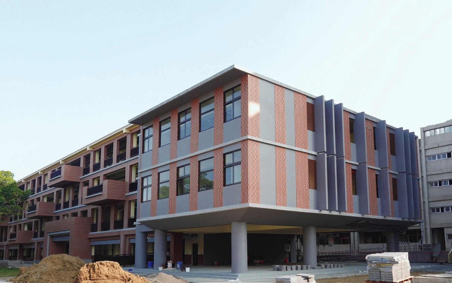 高雄中學第七棟校舍拆除及新建工程順利完成