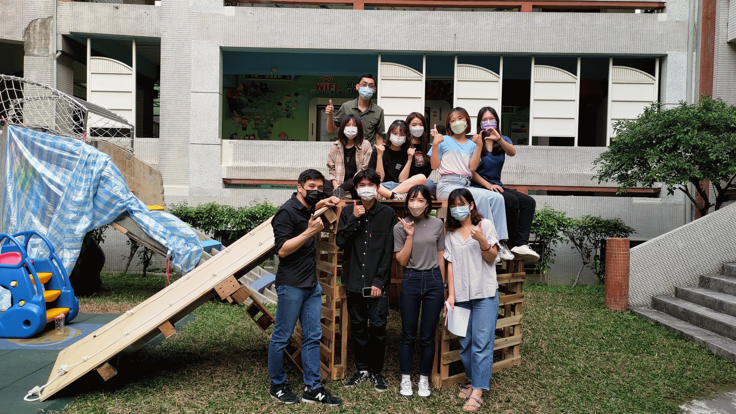 中山大學創作木棧板遊具致贈幼兒園