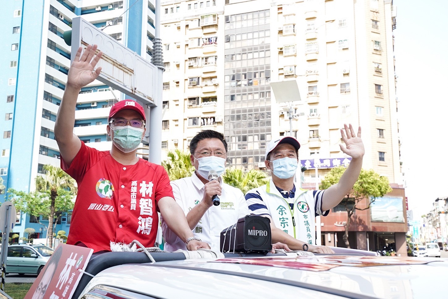 民調決戰 趙天麟陪鳳山林智鴻、鎮港余宗熹聯合車掃