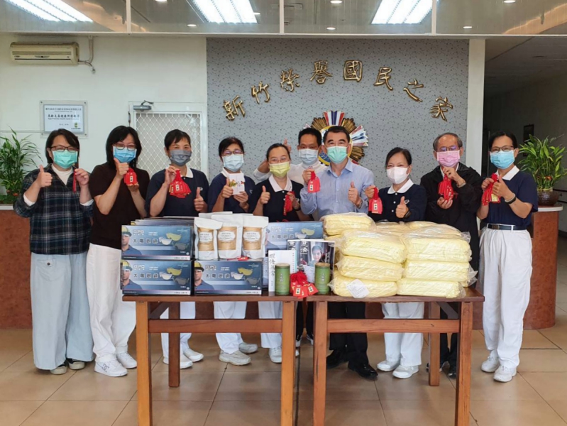愛在疫情蔓延時  慈濟慈善事業基金會送愛贈防疫物資予新竹榮家