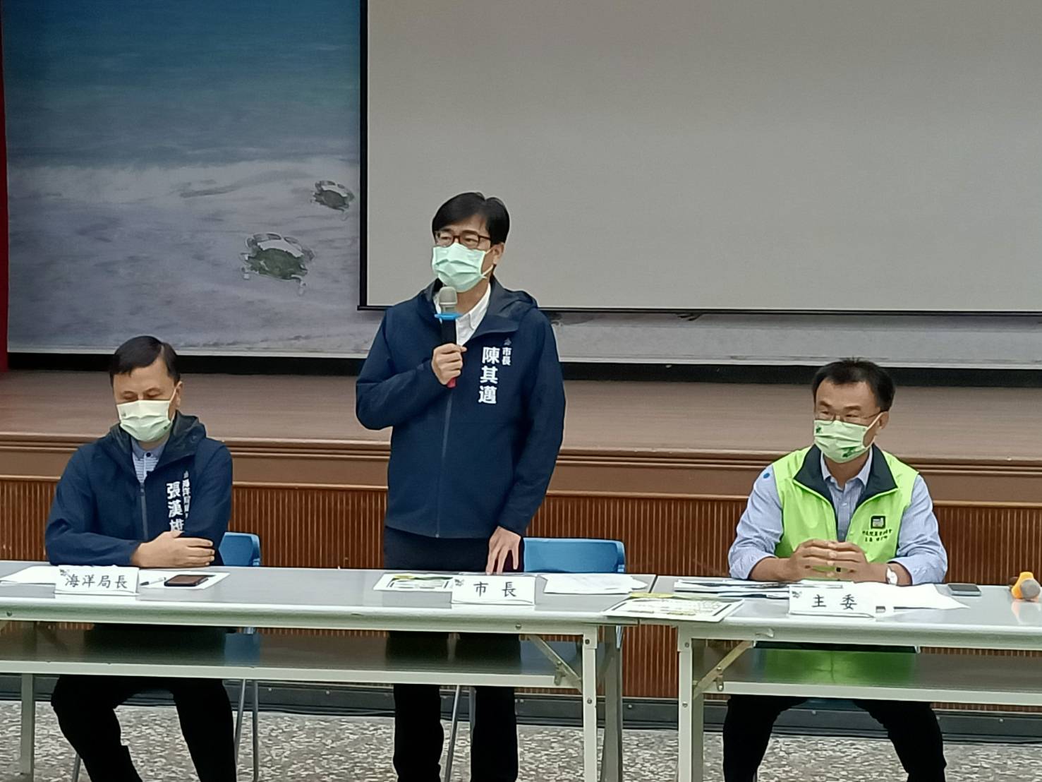 陳其邁偕同陳吉仲傾聽石斑漁民心聲 中央地方合作開拓新市場