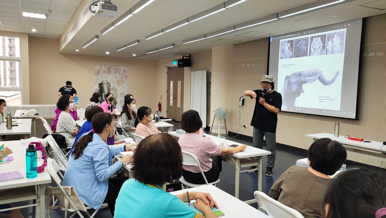 金鼎獎繪本作家李如青至河堤圖書館	 親口為讀者述說戰象林旺登陸高雄港的故事