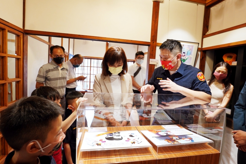 竹市警辦第4屆全國波麗士插畫展　20位警察插畫家展出計30幅畫作