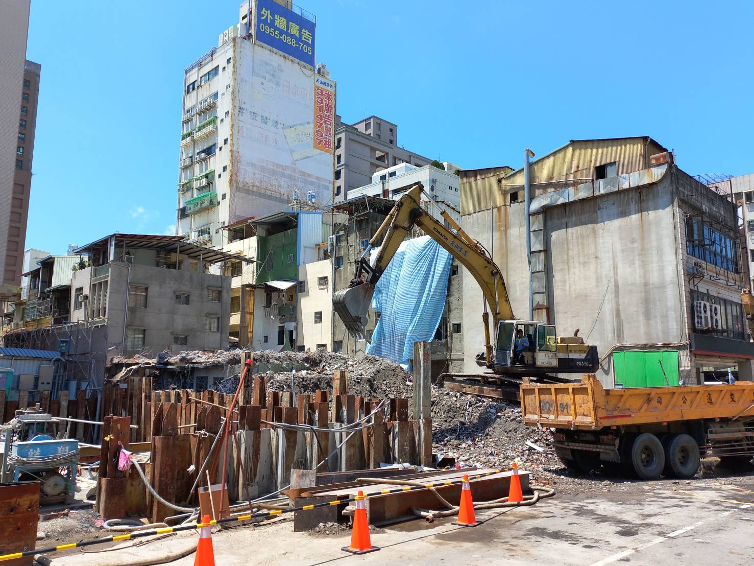 自強一路鄰損危險建築物 提前拆除完成