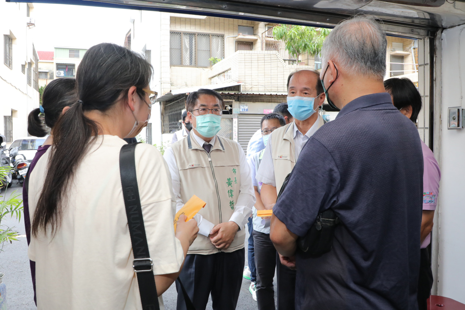 黃偉哲慰問中秋火災罹難者家屬 祈願亡者安息家屬走出傷痛