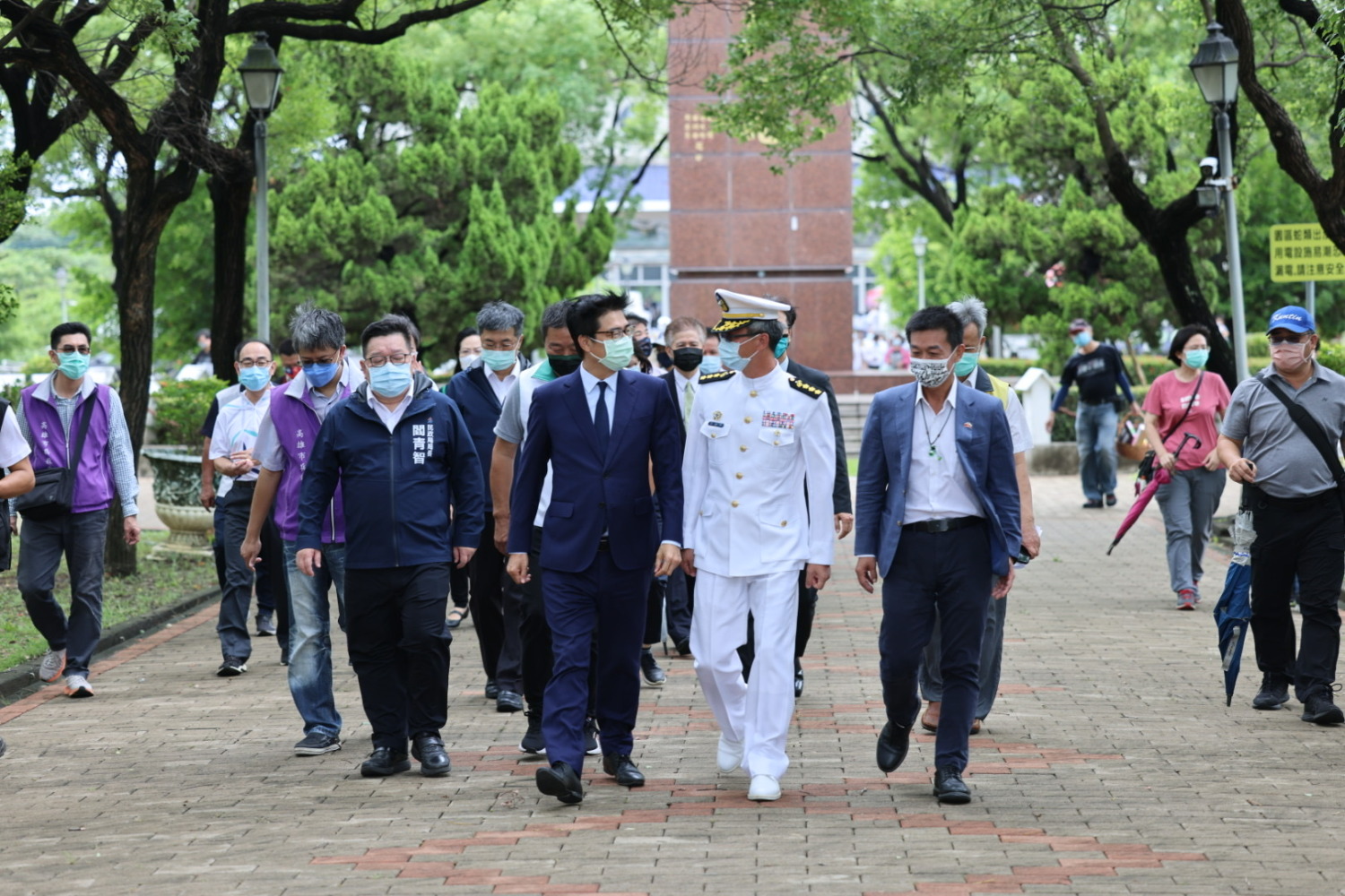 主持軍人忠靈祠秋祭典禮 陳其邁向先烈致敬