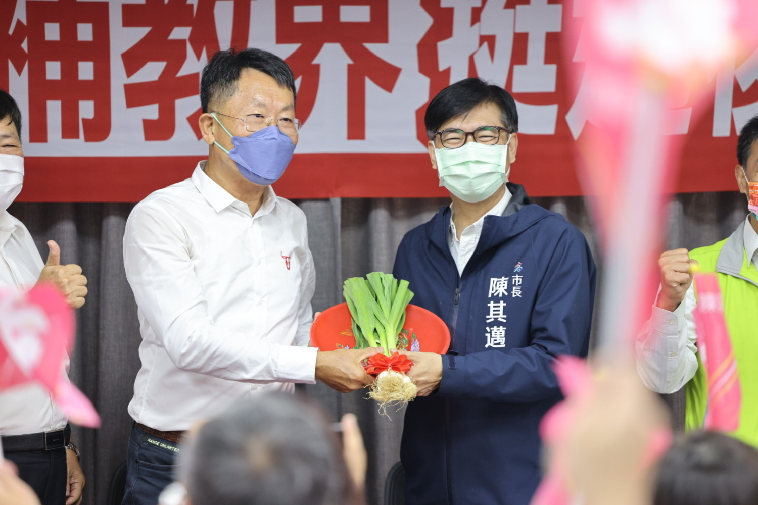 盛讚市府用心照顧助業者度過疫情 高雄補教界組後援會挺陳其邁連任