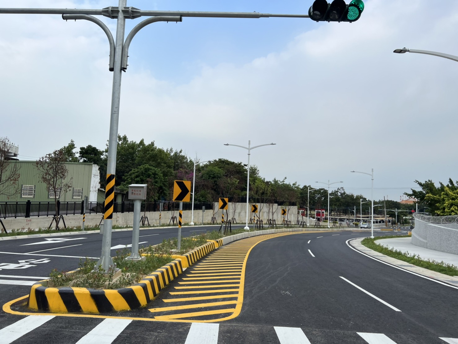 林園區清水岩路拓寬通車 截彎取直行得更安全