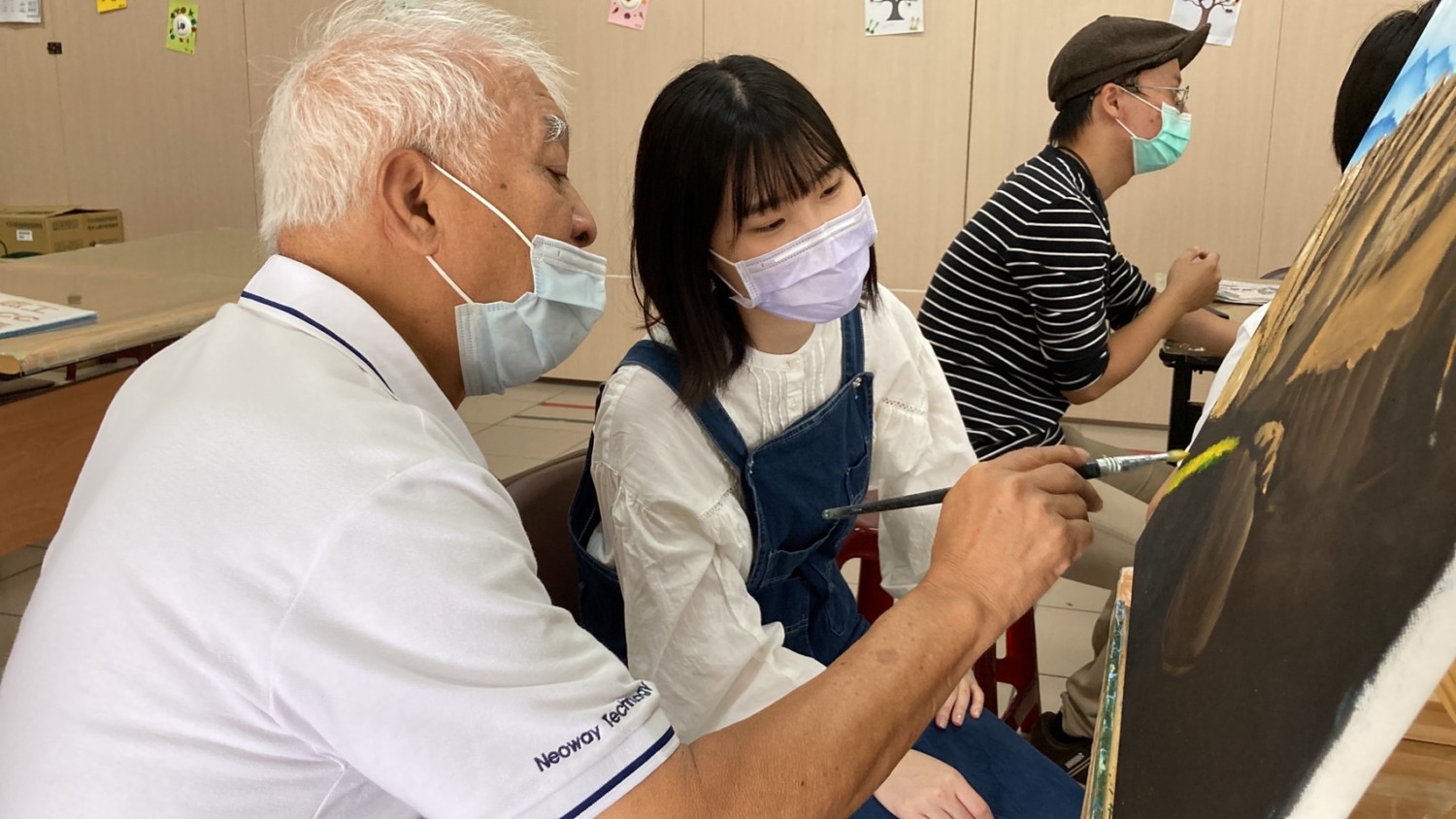 竹市杜華神父社福基金會年菜募集愛心嘉年華會　同步辦理樂齡藝術村成果展