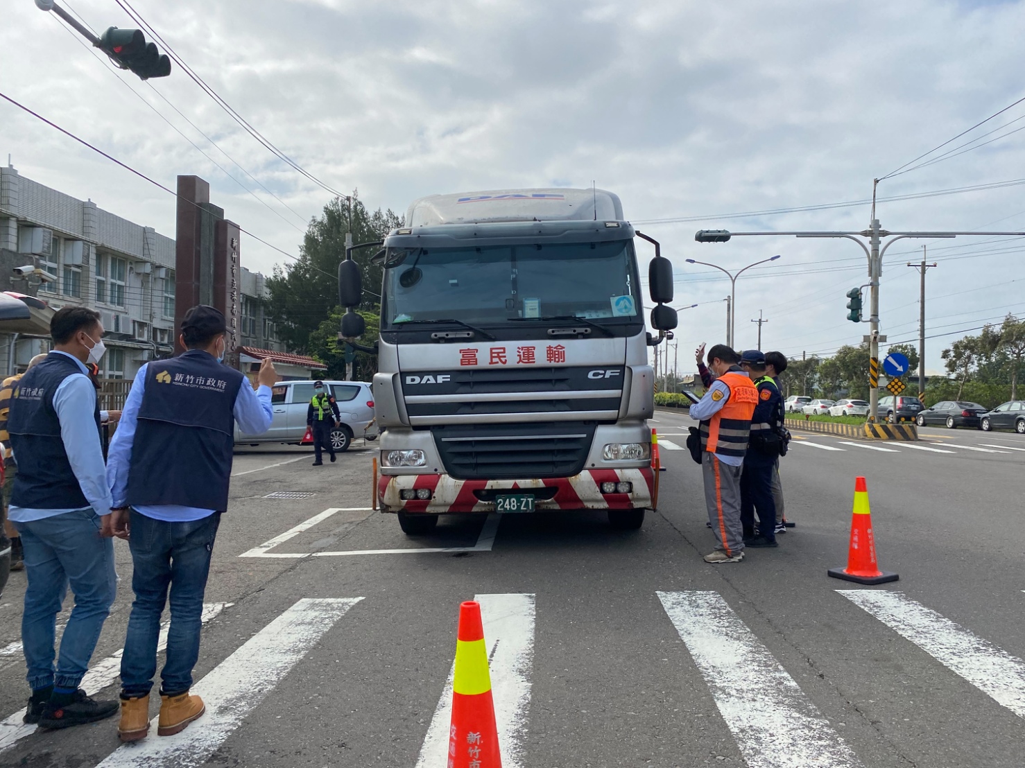 維護西濱快速公路行車安全　新竹市監理站跨機關聯合加強稽查