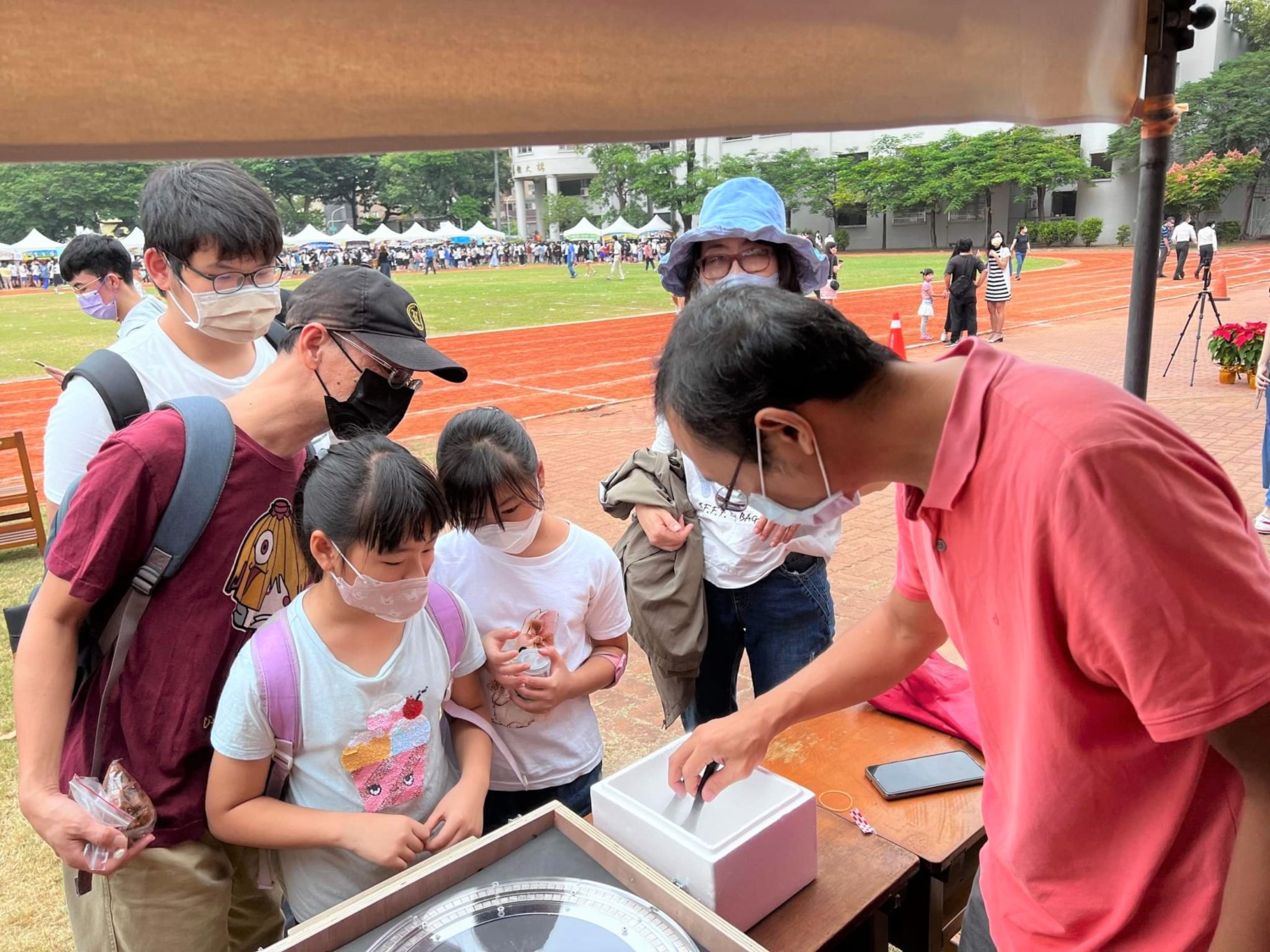 厚植科學女力　中山大學趣味科學風靡雄女校園