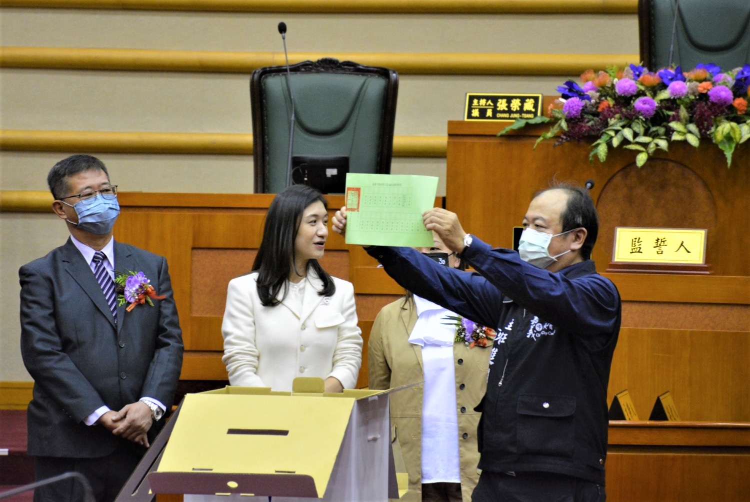 歷經二輪投票　陳姿妏、張榮藏勝出嘉義市正、副議長