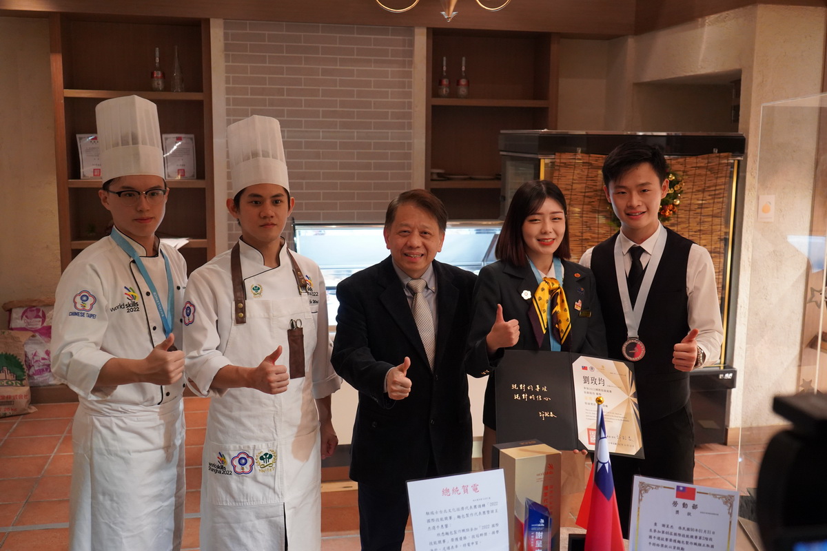 國際技能競賽如職能界世界盃 國立高雄餐旅大學榮獲一銀兩優勝佳績