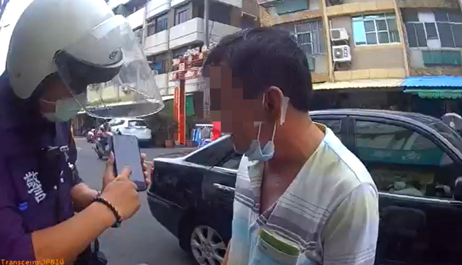 女網友灌迷湯穩賺不賠 警霸氣阻匯30萬!