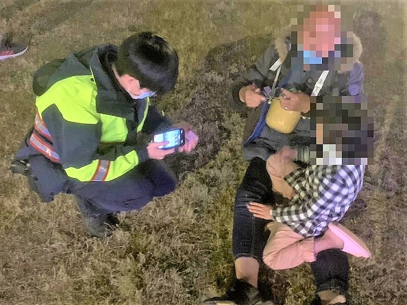 小女童貪玩走失  南門警協助與家人團圓