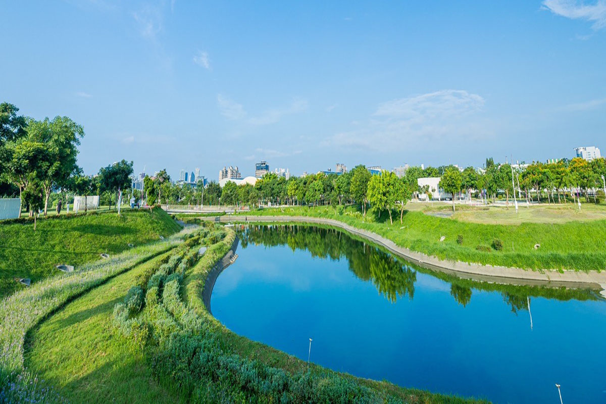 白天公園漫步晚賞元宵燈會  野餐踏青首選台中中央公園