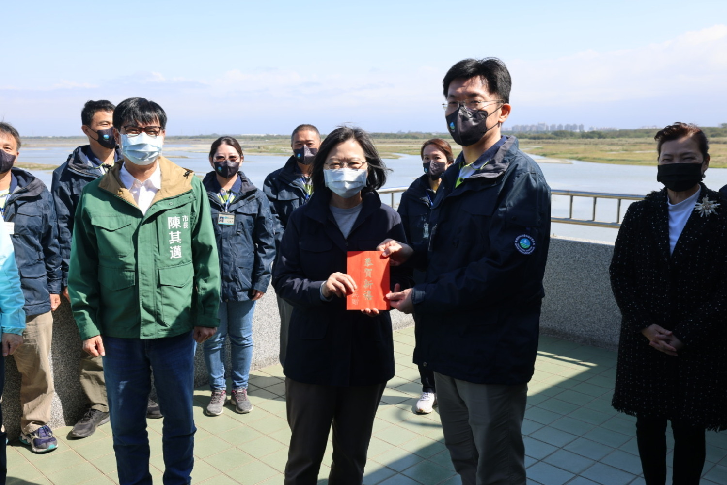 陳其邁年初三陪同總統視察水情暨參香祈福