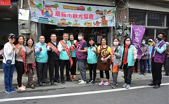善心義舉贈物資　寒士暖身暖胃更暖心