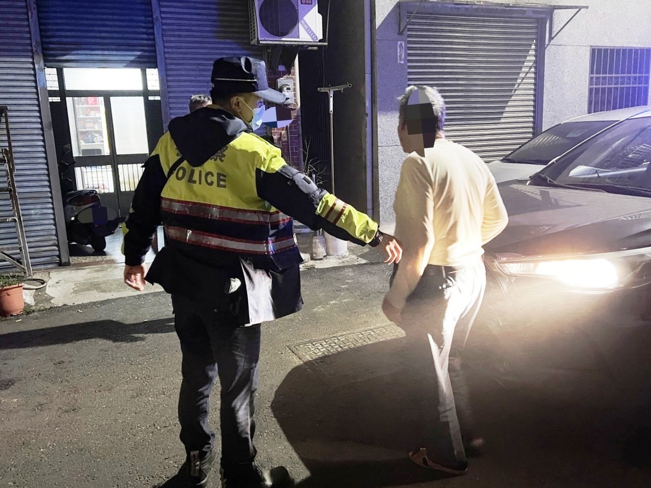 暗夜走失家屬報警　北鎮警尋獲老翁護平安返家