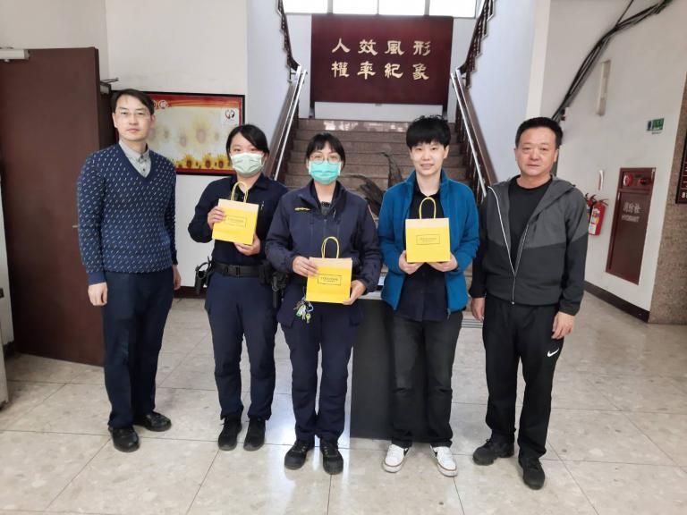 婦女節中興警分局長送護手霜 感謝女警執勤辛勞