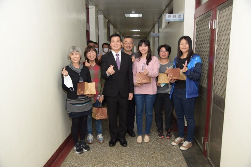 高市警局溫馨歡慶婦女節