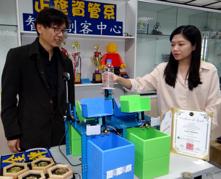正修AIOT壓縮分類機器人 高雄國際發明展摘金