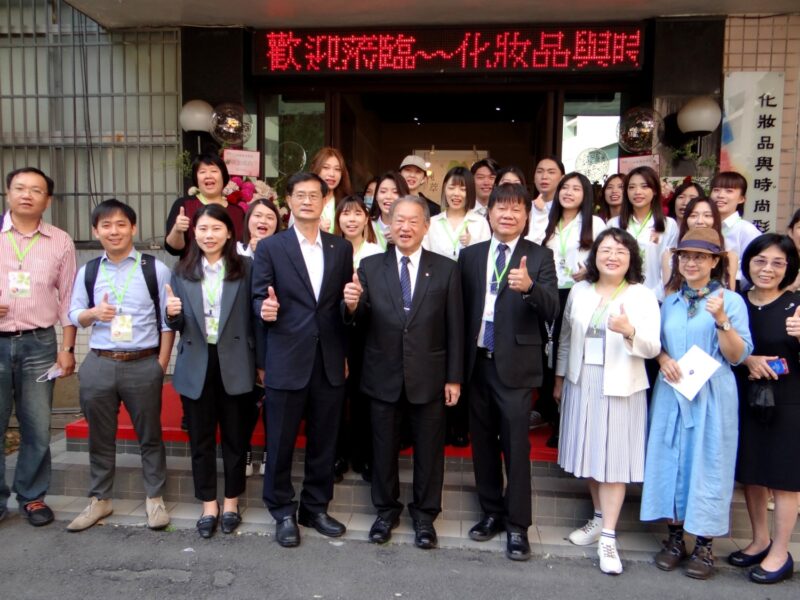 正修科大妝彩畢業走秀「I12」爭奇鬥艷聲目不暇給