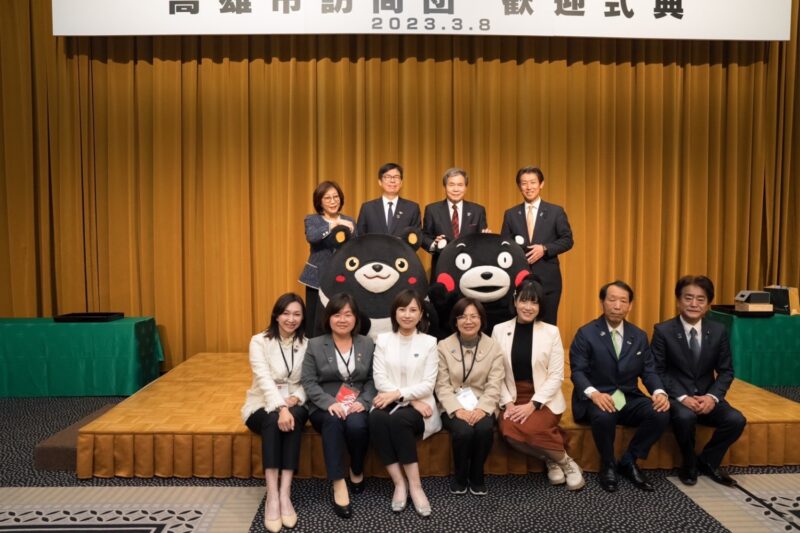 迎高雄市府、議會訪團！熊本城首度打上「彩帶高」色彩燈