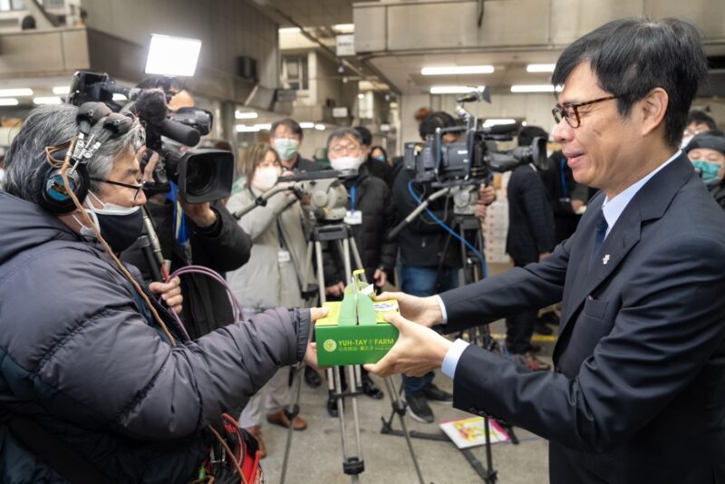 陳其邁訪日首站！高雄蜜棗首進日本批發市場、超市