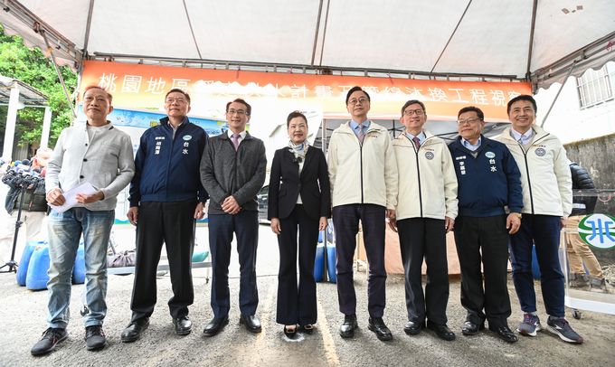 台水公司管線汰換計畫　張善政與王美花前往視察
