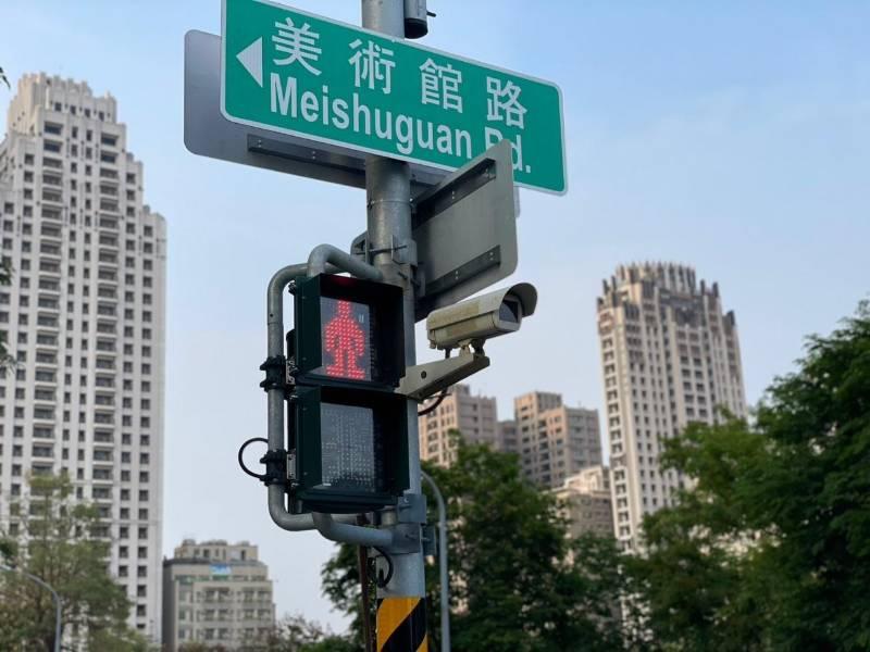 高雄交通局推動路口號誌設施改善，三招提高行人安全性