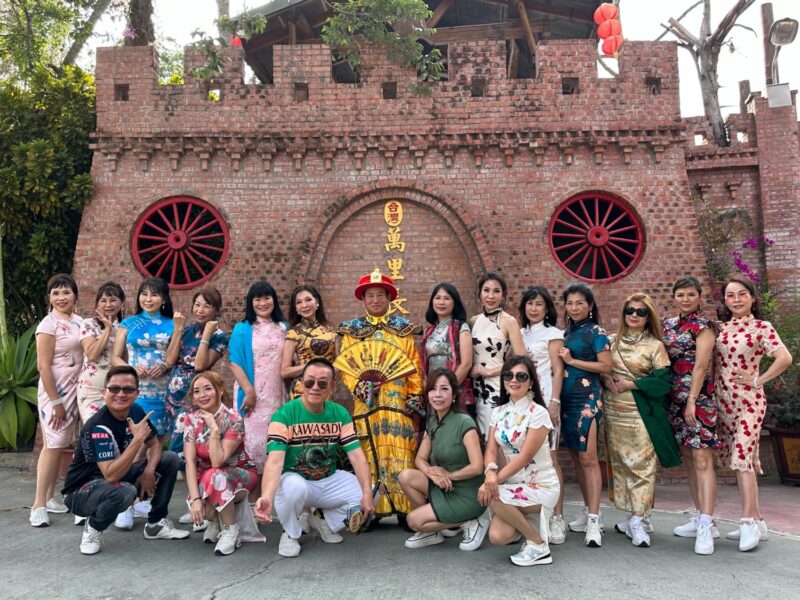 台灣萬里長城五一勞動節  邀勞工穿戲服  逛老街  參觀拍片場景   再到南寮賞螢去