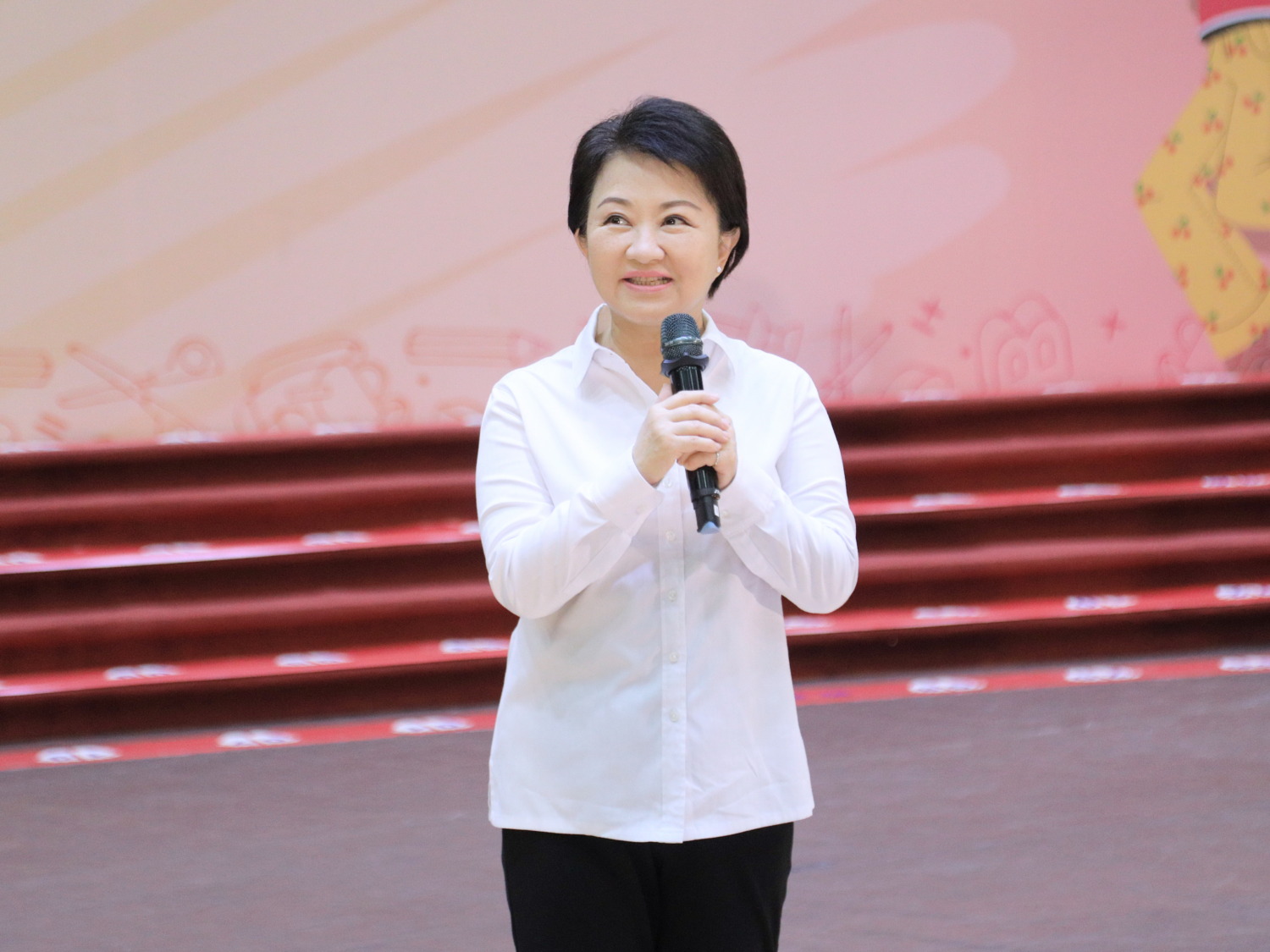 中市表揚中等以上學校模範生 盧市長讚母親節「最好的禮物」
