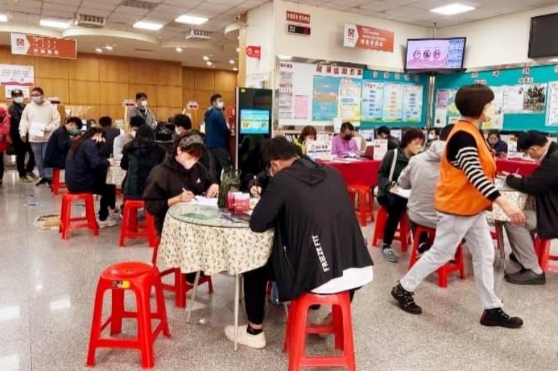 桃竹苗分署9場次徵才五月開跑　269家知名企業釋出近萬職缺最高薪資上看100K