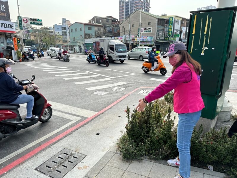高雄鳳山博愛、經武路成行車地獄，李雅靜：請王國材部長不要等到出事才來感到愧疚