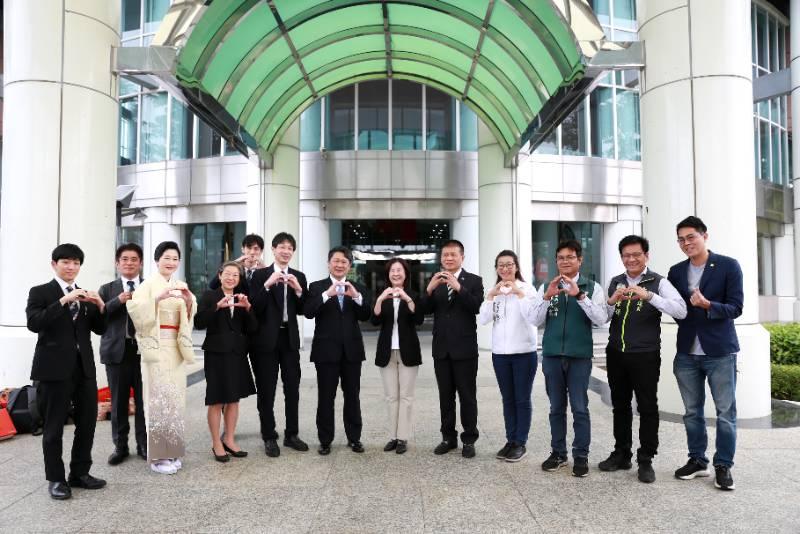 日金澤市長村山卓率團拜會 南市議長邀約明年再相會