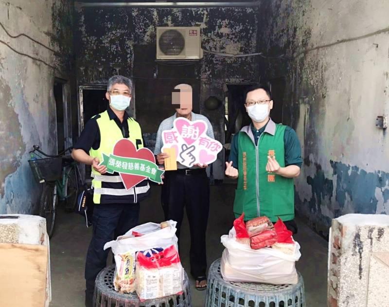 祝融光臨毀家園　北港警偕張榮發基金會修復