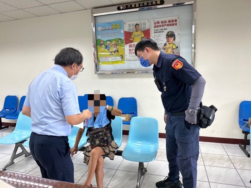 短短兩句話險被詐 忠義警與郵局成功阻詐20萬